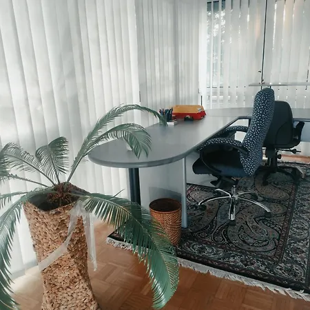 펜션 House Izi - Parking, Garden, 8 Min Ride To Center 마리보르