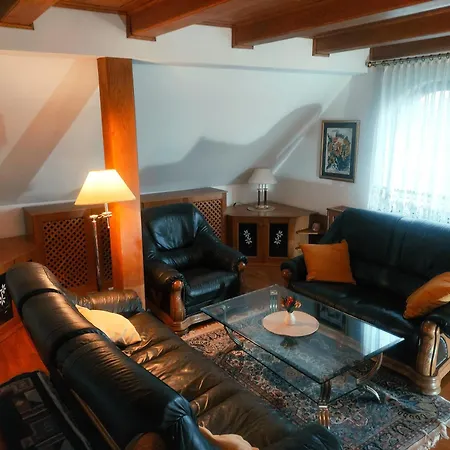 Semesterbostad House Izi - Parking, Garden, 8 Min Ride To Center