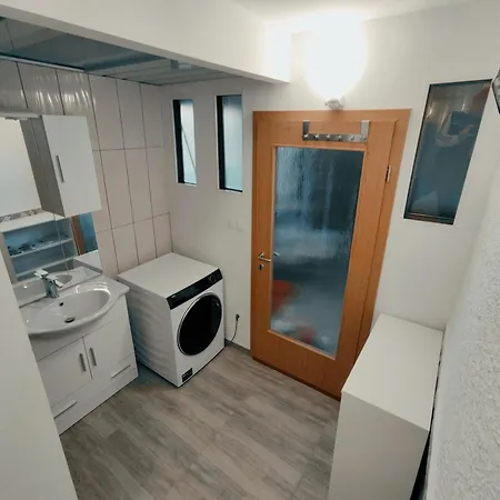 House Izi - Parking, Garden, 8 Min Ride To Center 마리보르