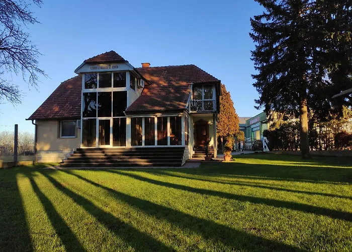 House Izi - Parking, Garden, 8 Min Ride To Center