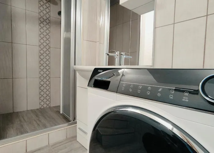 Nyaraló House Izi - Parking, Garden, 8 Min Ride To Center